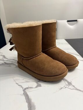 UGG Kids Chestnut Suede Shearling-Lined Boots